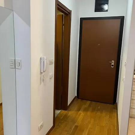 Lovely With The Parking Place *